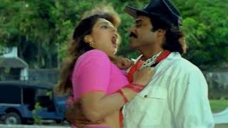 Sarada Bullodu Scene  Nimmi Inviting To Vijay For Felciate  Venkatesh Nagma [upl. by Nannoc797]