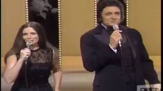 Johnny Cash amp June Carter Sing A Feverish quotJacksonquot Live 1976 [upl. by Shute]